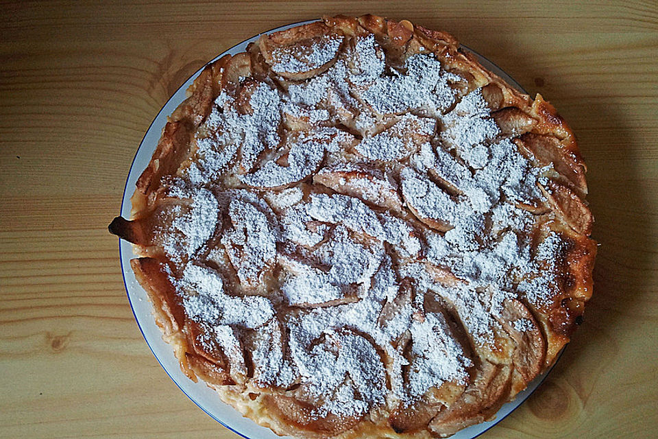 Apfelkuchen mit Amaretto-Sahne-Guss