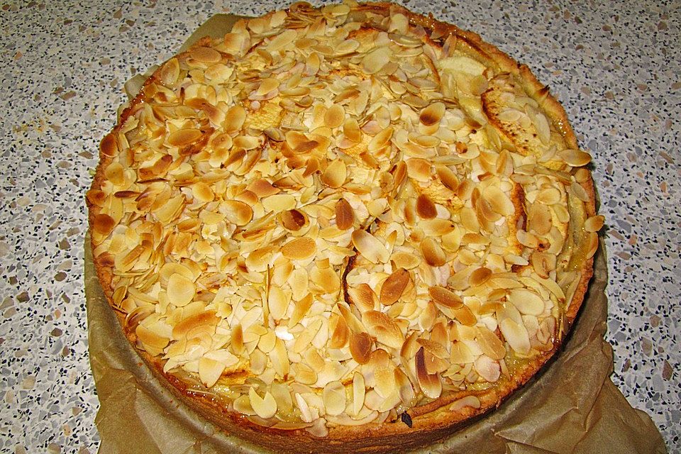 Apfelkuchen mit Amaretto-Sahne-Guss