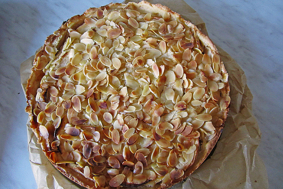 Apfelkuchen mit Amaretto-Sahne-Guss