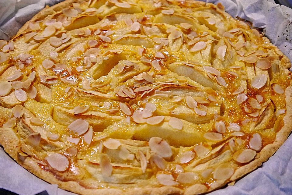 Apfelkuchen mit Amaretto-Sahne-Guss