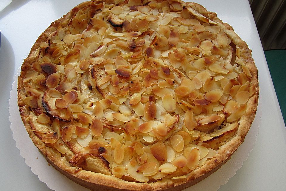 Apfelkuchen mit Amaretto-Sahne-Guss