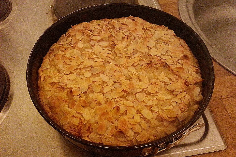 Apfelkuchen mit Amaretto-Sahne-Guss