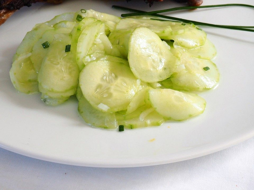 Gurkensalat mit Knoblauch - Kochen Gut | kochengut.de