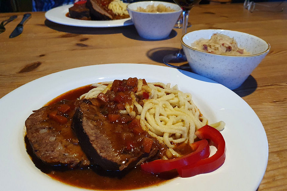 Spickbraten in Rotwein - Sauce schwäbische Art