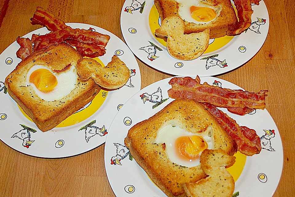 Eier im Toastbrot mit Rosmarin - Butter