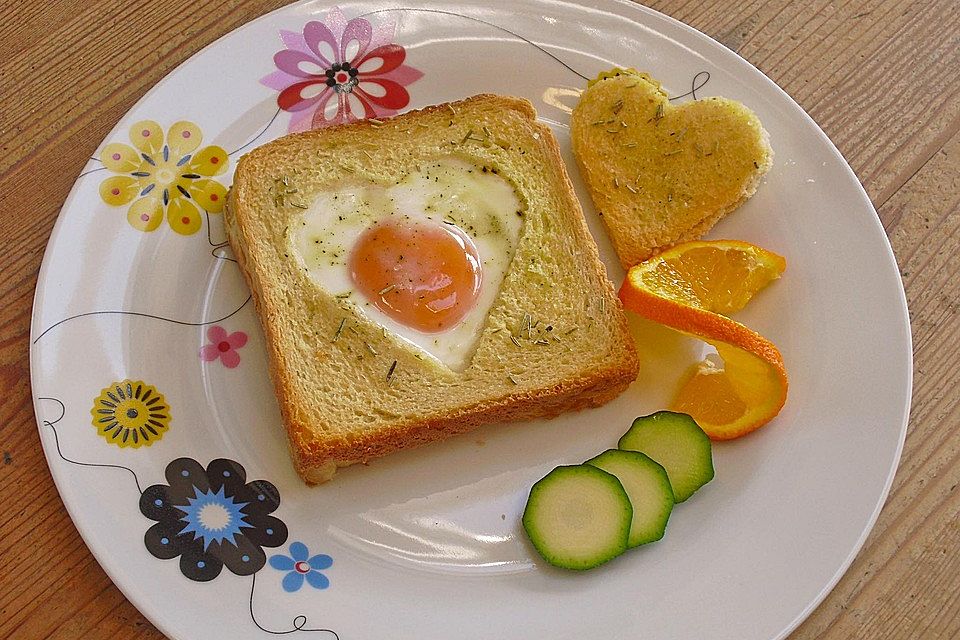 Eier im Toastbrot mit Rosmarin - Butter