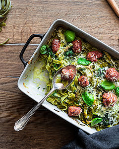 Nudelauflauf mit Rahmspinat und Meatballs