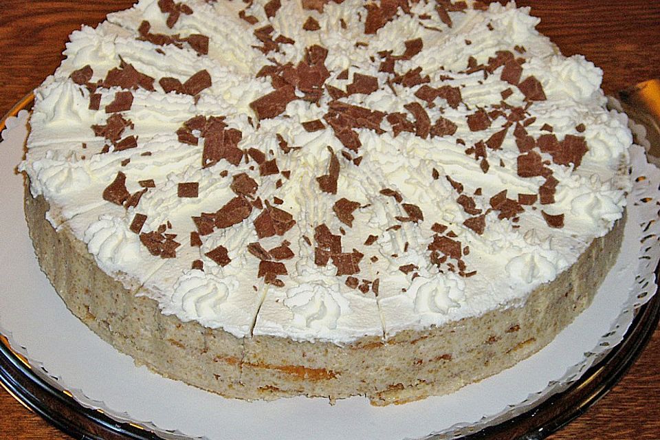 Sauerrahm - Walnuss - Torte