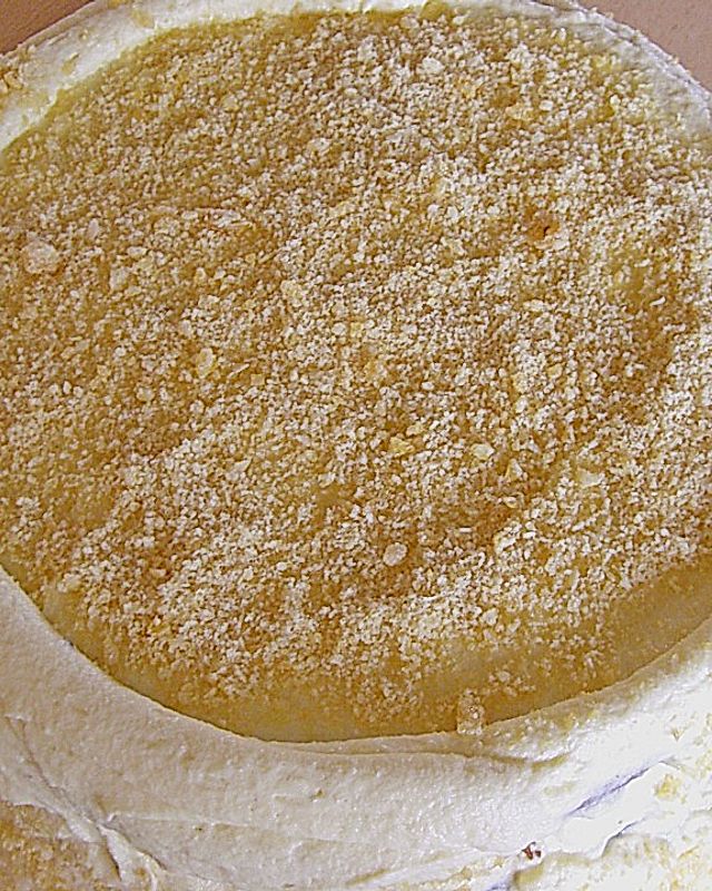 Weiße Vanille - Mascarpone - Mousse au Chocolat -Torte mit Mandelkrokant und dreierlei Böden