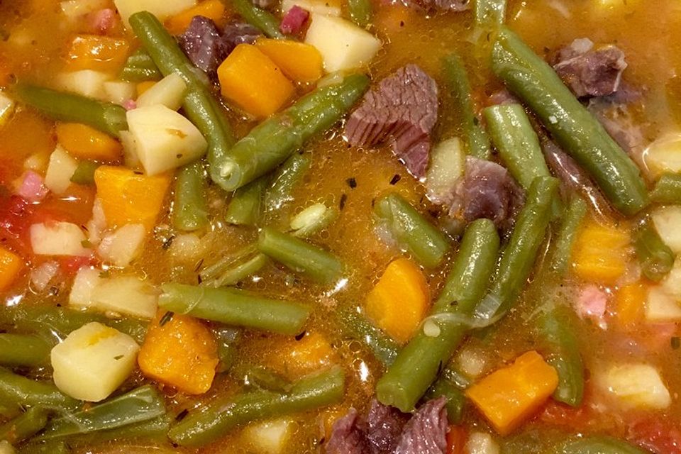 Grüne Bohnensuppe mit Rindfleisch