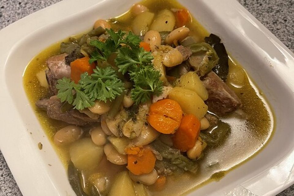 Grüne Bohnensuppe mit Rindfleisch