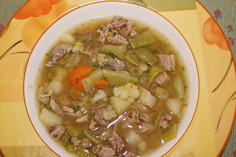 Grüne Bohnensuppe mit Rindfleisch