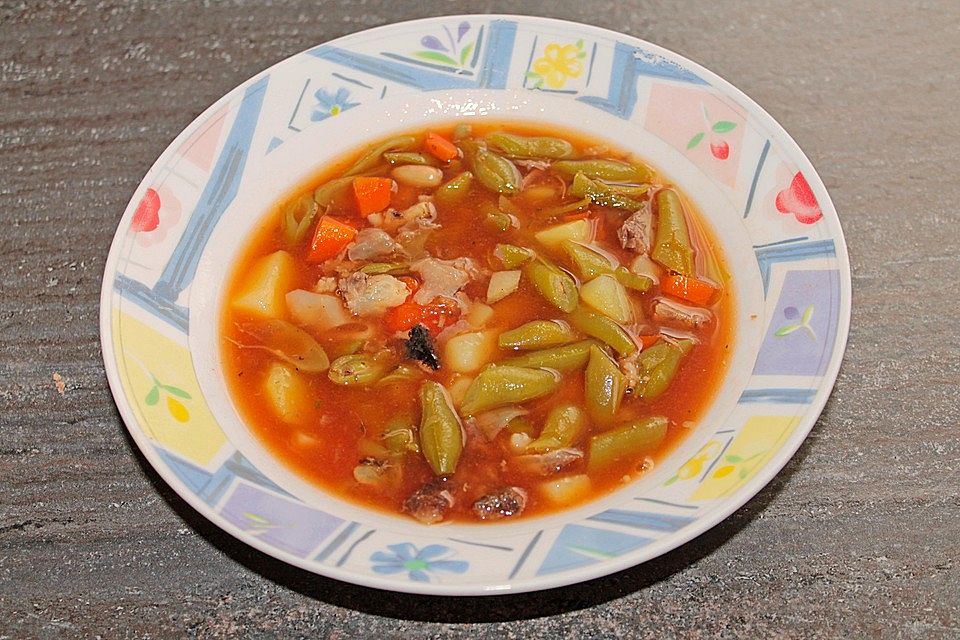 Grüne Bohnensuppe mit Rindfleisch