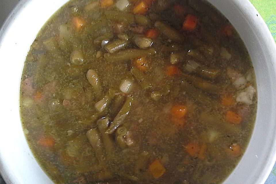 Grüne Bohnensuppe mit Rindfleisch