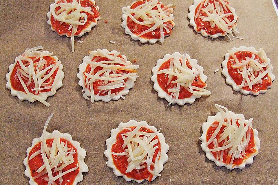 Mini-Snack-Pizzen aus Blätterteig