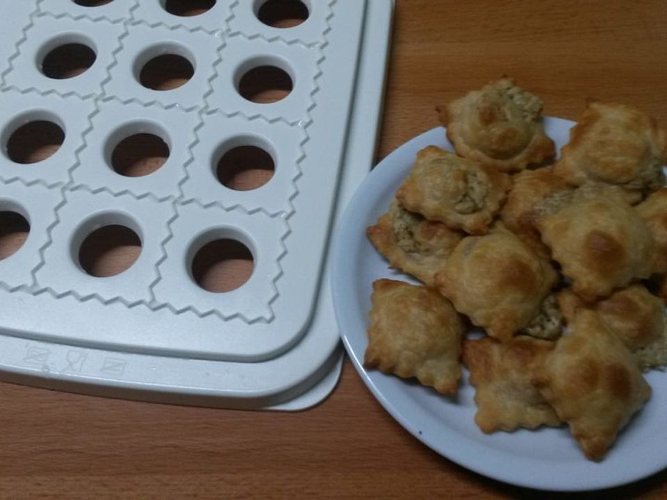 Mini-Snack-Pizzen aus Blätterteig von CookingJulie| Chefkoch