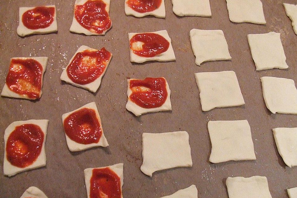 Mini-Snack-Pizzen aus Blätterteig