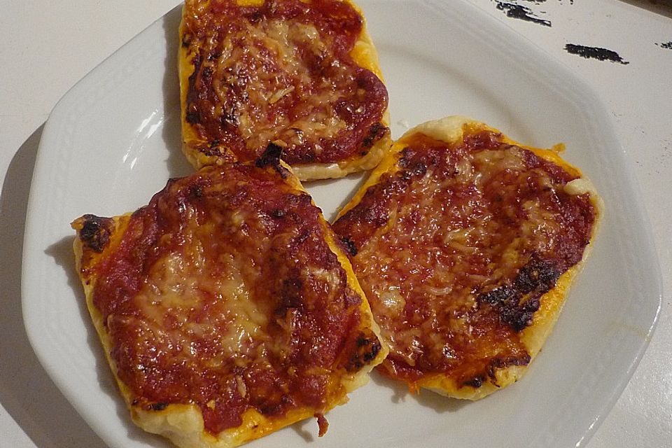 Mini-Snack-Pizzen aus Blätterteig