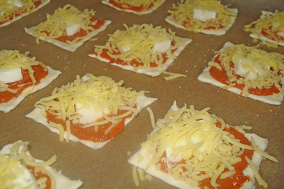 Mini-Snack-Pizzen aus Blätterteig