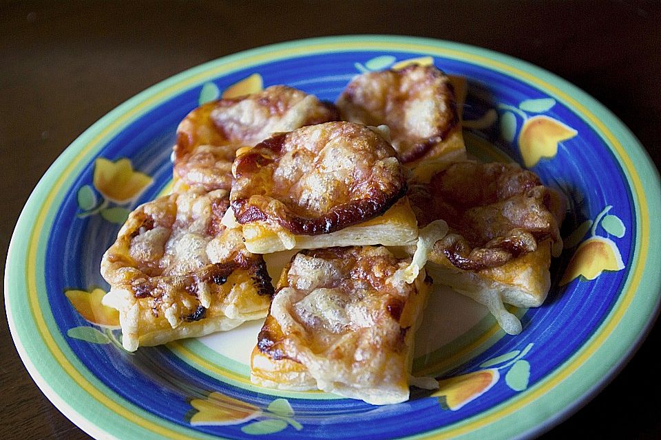 Mini-Snack-Pizzen aus Blätterteig