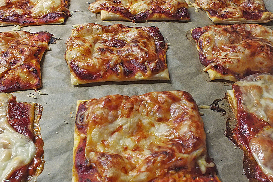 Mini-Snack-Pizzen aus Blätterteig