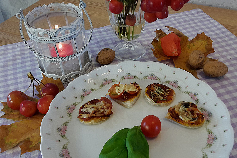 Mini-Snack-Pizzen aus Blätterteig