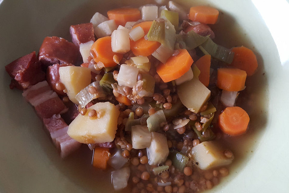 Linsensuppe nach Mutters Art