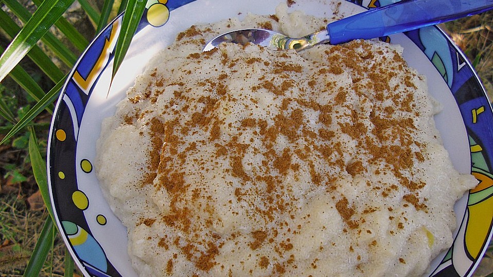 Grießbrei mit Äpfeln