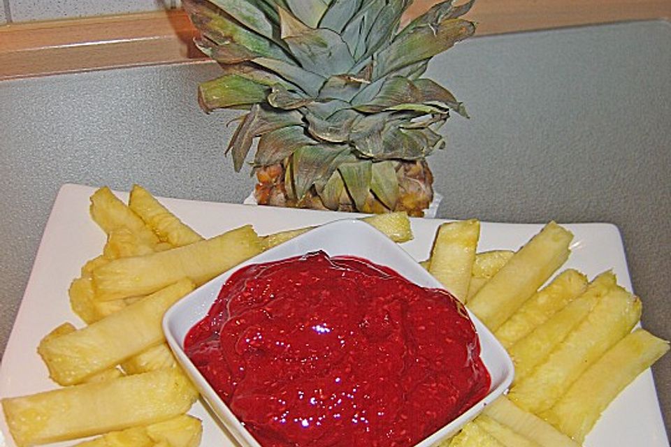 Ananas-Fritten mit Himbeer-Ketchup