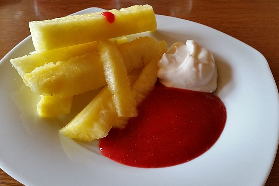 Ananas-Fritten mit Himbeer-Ketchup