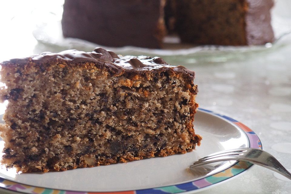 Haselnusskuchen mit Schokostückchen