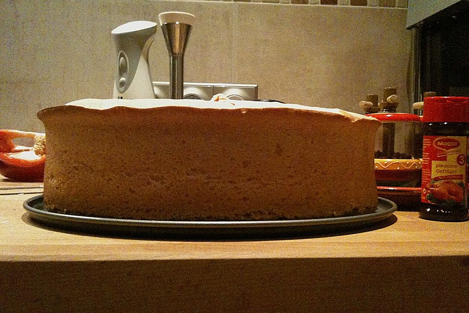 Marzipantorte mit White - Chocolate - Cream Füllung