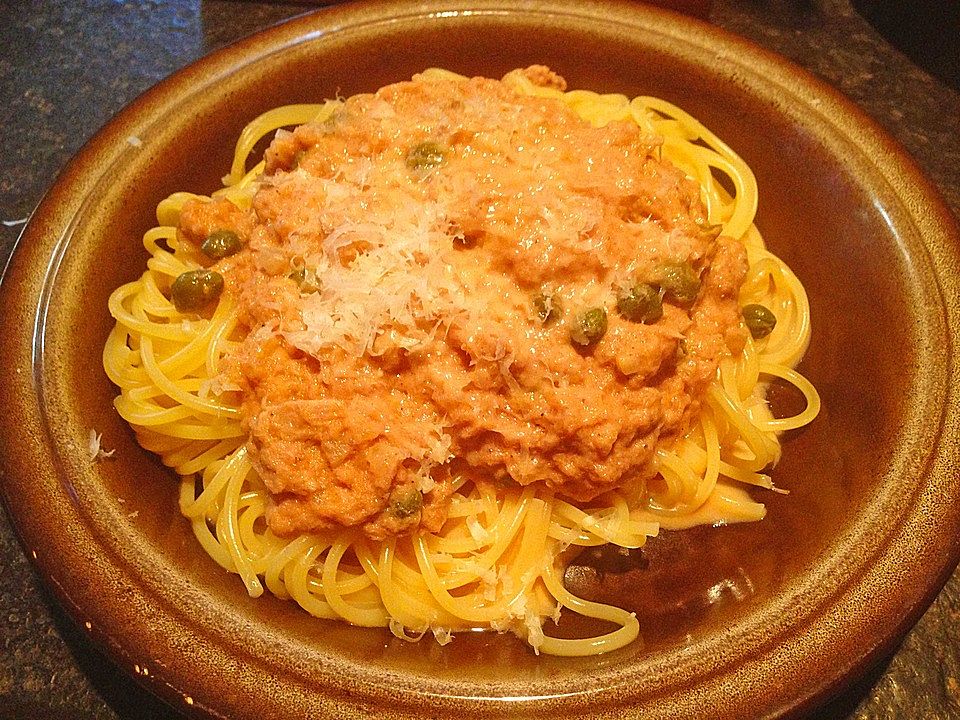 Spaghetti mit Thunfischsoße und Kapern von binsn| Chefkoch