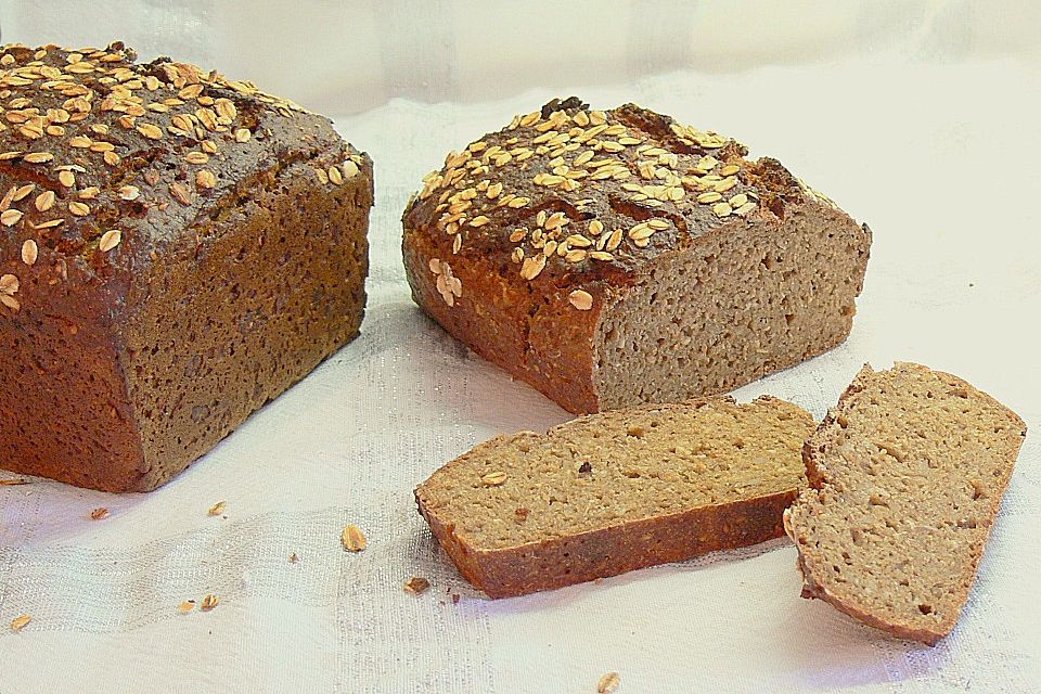 Saftiges Mehrkorn - Schrotbrot mit verschiedenen Saaten