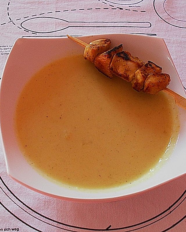 Ananas - Curry - Kokos - Suppe mit Hähnchenspieß