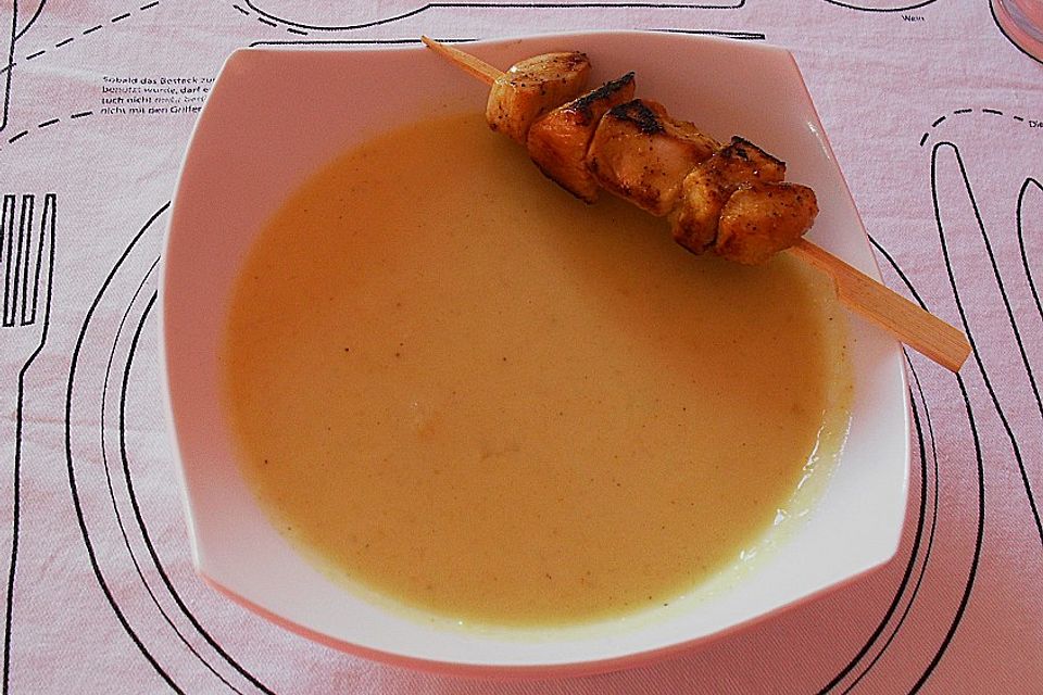 Ananas - Curry - Kokos - Suppe mit Hähnchenspieß