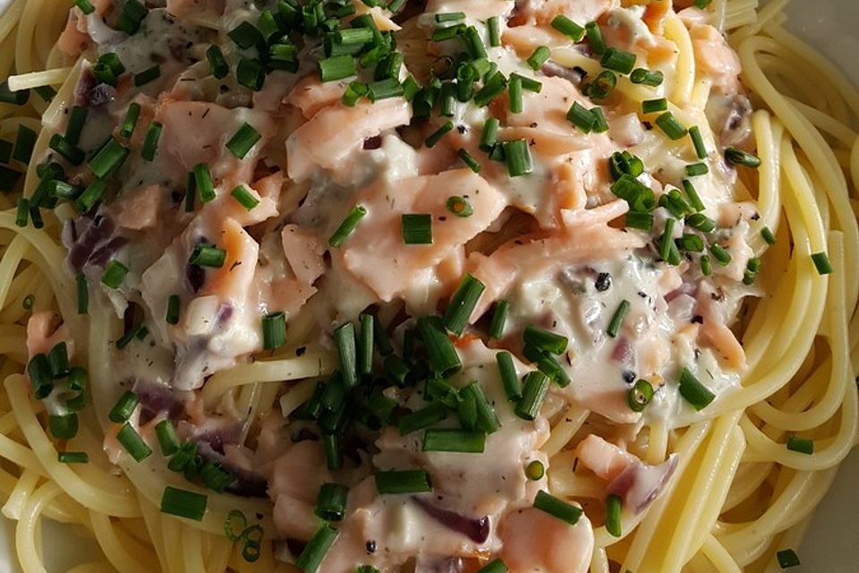 Spaghetti in Gorgonzola - Lachs - Sauce