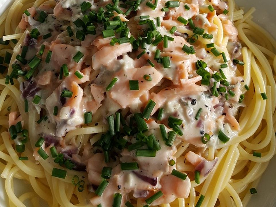 Spaghetti in Gorgonzola - Lachs - Sauce von Jenny86| Chefkoch