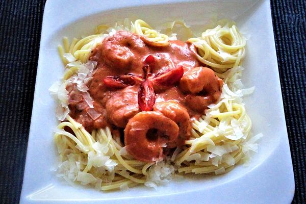 Spaghetti mit Krabben - Tomaten - Sahnesoße von bärchen23 | Chefkoch