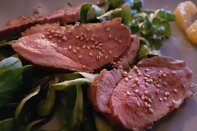 Feldsalat mit lauwarmer Entenbrust von salmisanni| Chefkoch