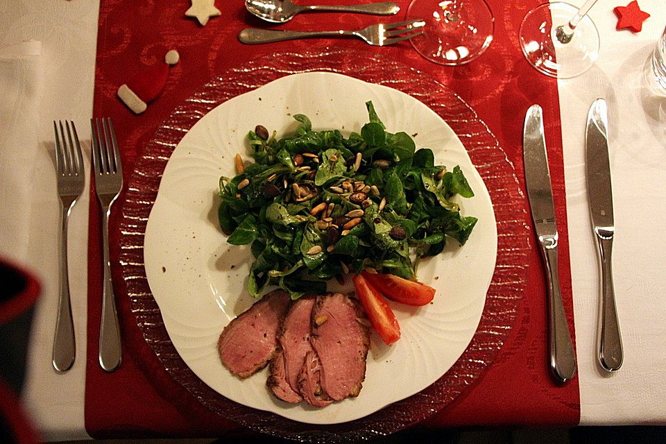 Feldsalat mit lauwarmer Entenbrust