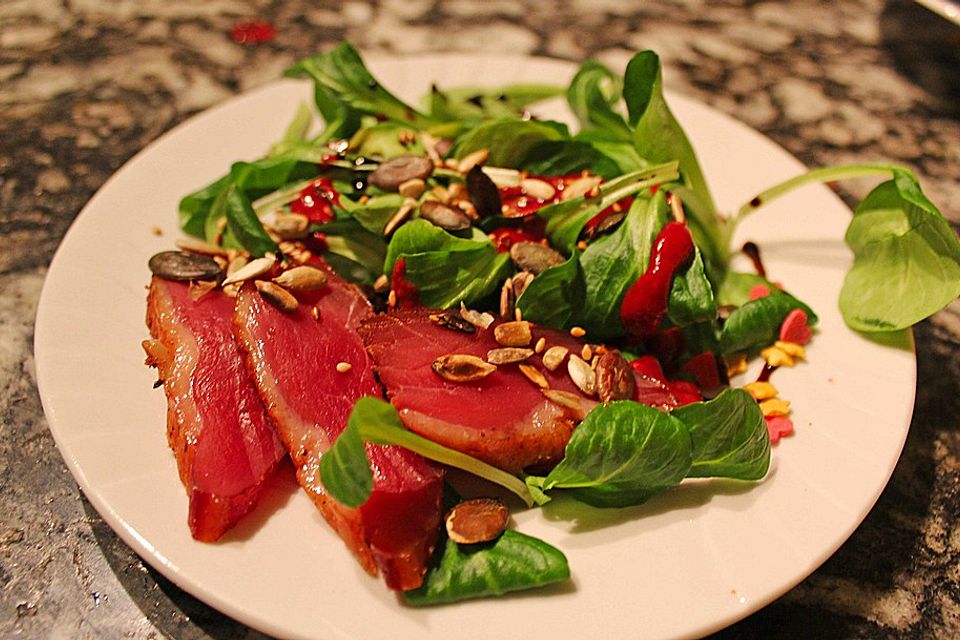 Feldsalat mit lauwarmer Entenbrust