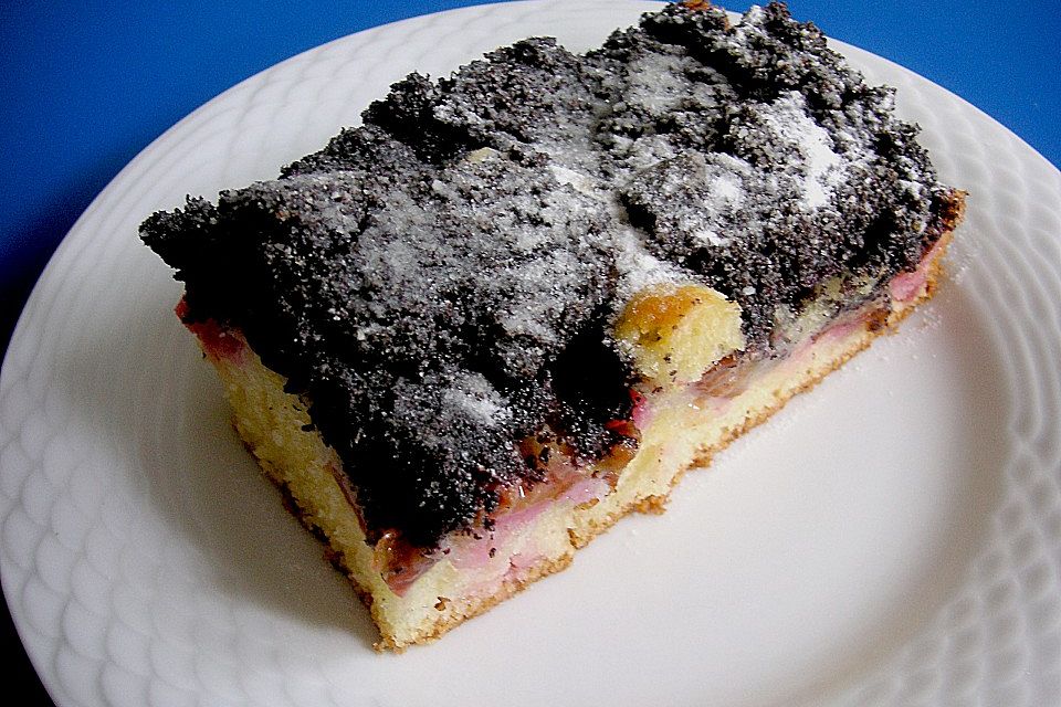 Zwetschkenkuchen mit Mohn