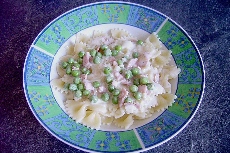 Farfalle mit Käsesaue