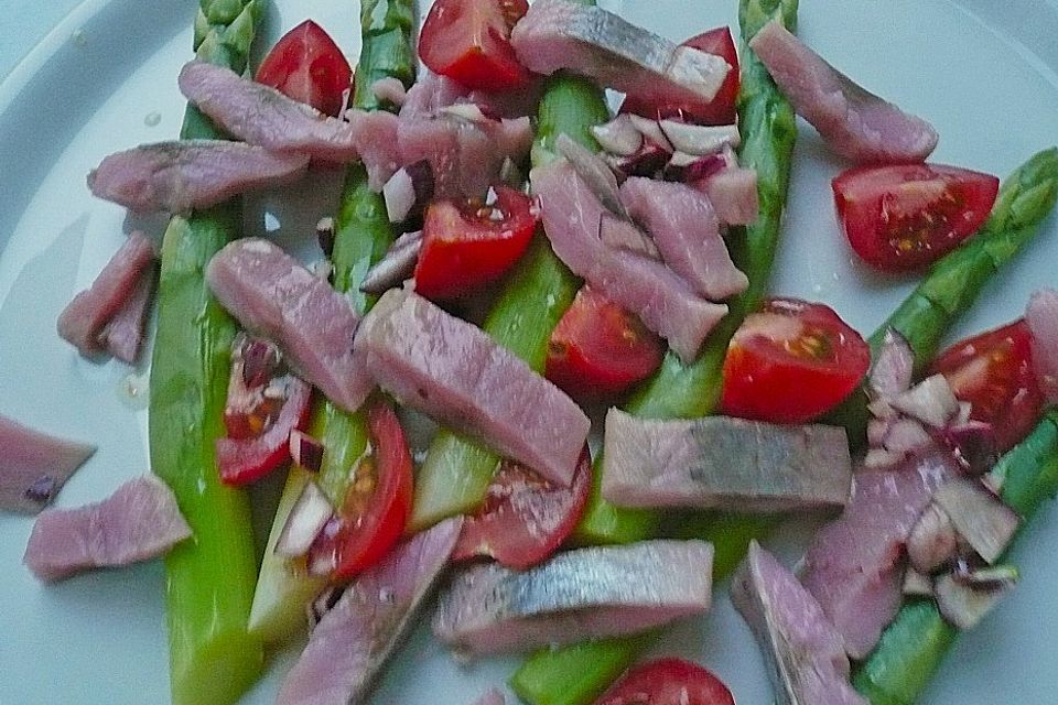 Grüner Spargelsalat mit Matjes