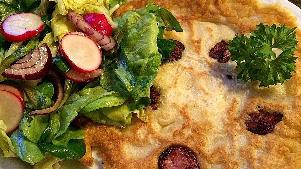 Westfälische Mettwurst-Pfannkuchen mit Salat von Rike2| Chefkoch