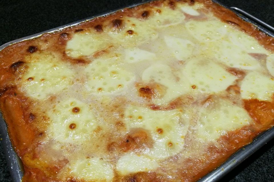 Gnocchi aus dem Ofen in Paprika-Tomaten-Sauce