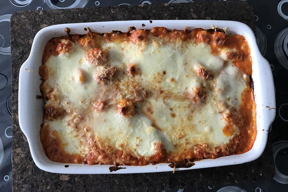 Gnocchi aus dem Ofen in Paprika-Tomaten-Sauce