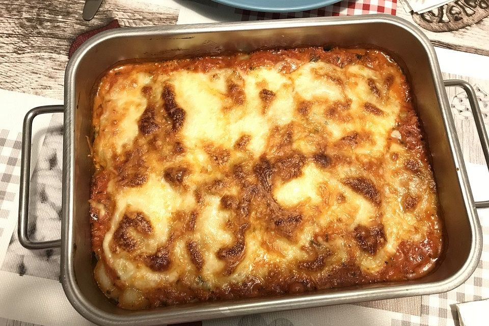 Gnocchi aus dem Ofen in Paprika-Tomaten-Sauce