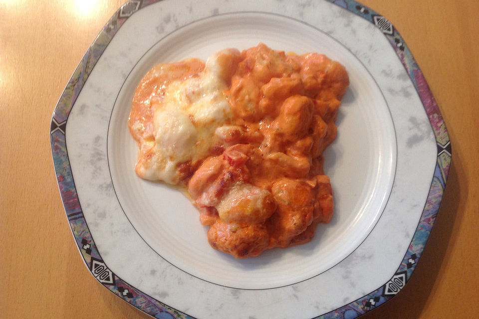 Gnocchi aus dem Ofen in Paprika-Tomaten-Sauce